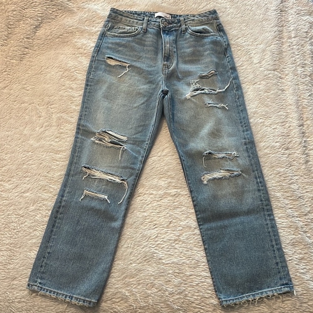 Vervet High Rise Distressed Straight Ankle Jean